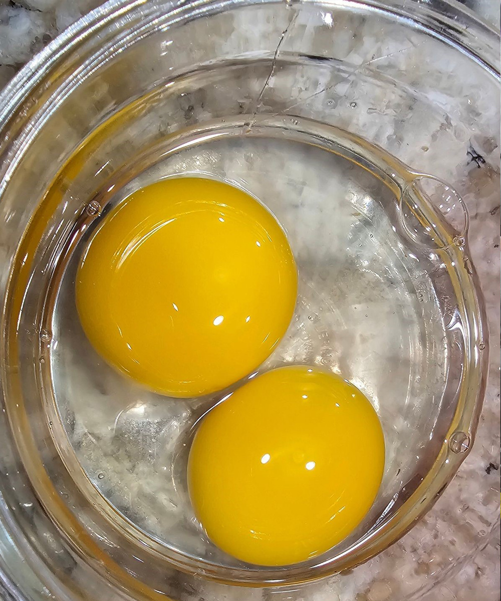 Doctors reveal that eating egg yolks causes …