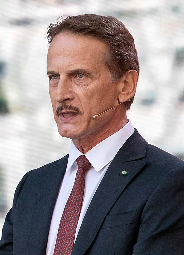 “Sono sposato dal 1993 con Daniela Spada, chef professionista dal 2014 ......