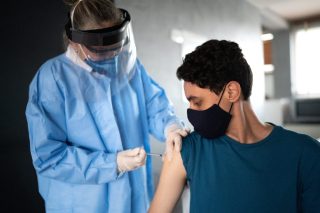 Nuova frontiera: vaccini a mRNA contro tumori e cuore